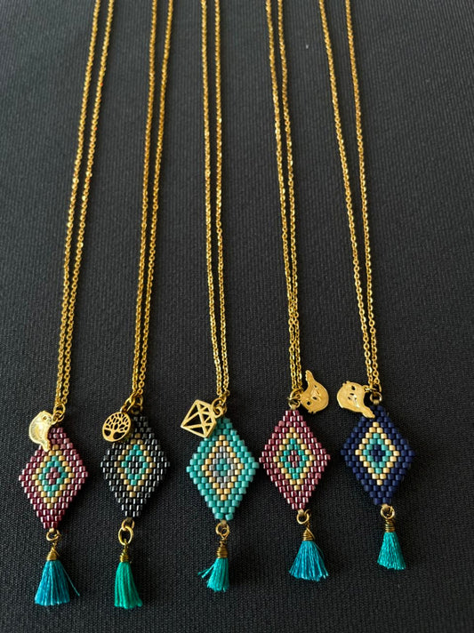 Collar de fantasia rombo con ojo de protección